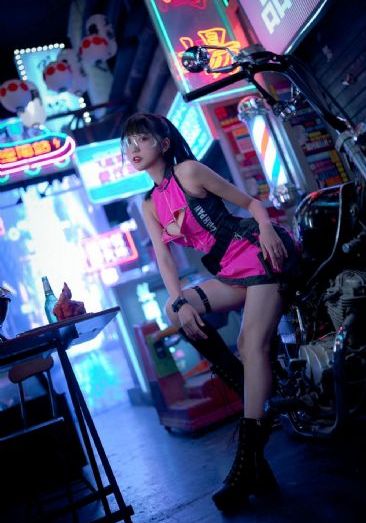 紧身衣女郎